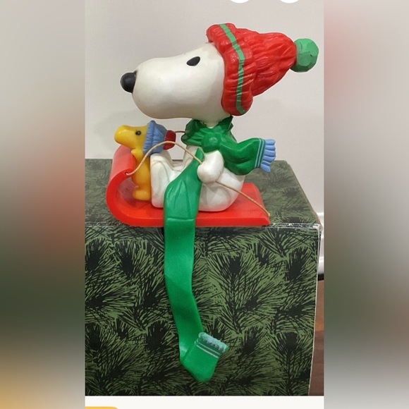 Peanuts - HALLMARK VTG ~ all boxed bundle/3 ornaments & Snoopy stocking holder - Picture 2 of 9